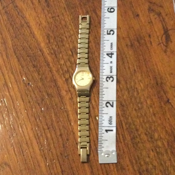 Vintage 14k Gold Plated Seiko Quartz Watch - Picture 2 of 9